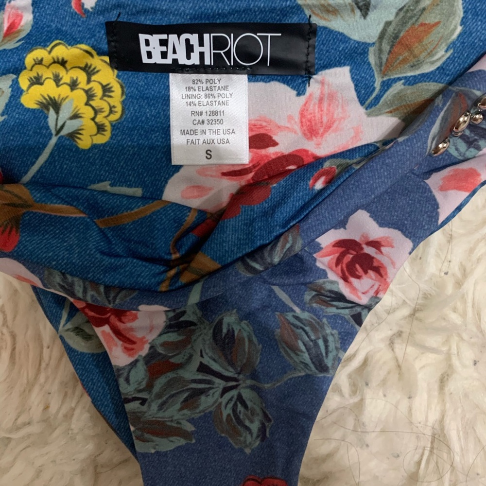 Beach Riot blue bikini - Picture 5 of 7
